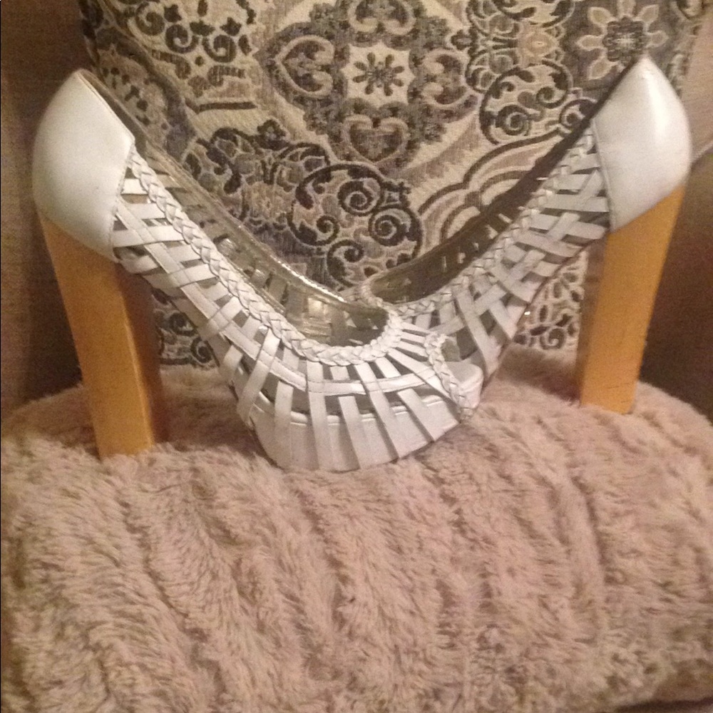 Bebe Peer Toe Platforms - Picture 3 of 5